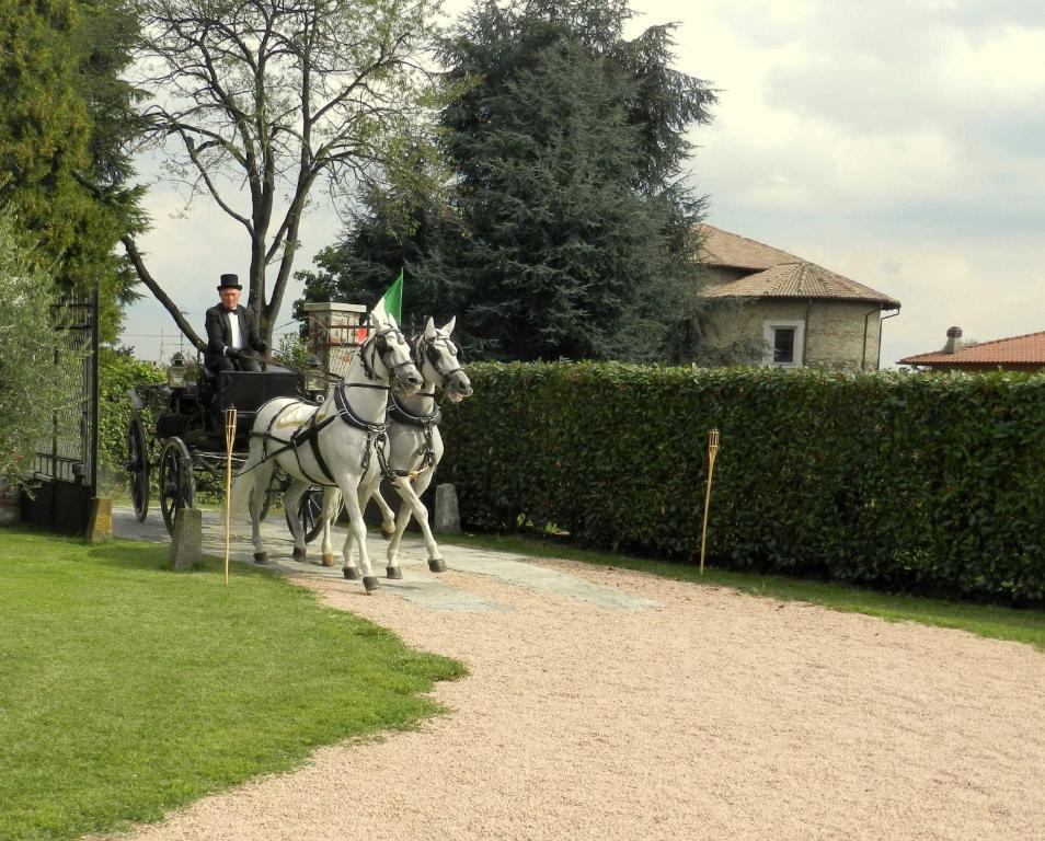 B&B Al Castello Casale Litta ภายนอก รูปภาพ
